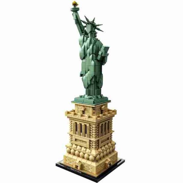 Alternative view of LEGO Architecture 21042 Statue of Liberty