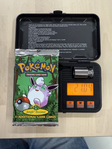 Alternative view of [Auksjon] Pokemon 1999 Jungle Booster Pack [21,04g]