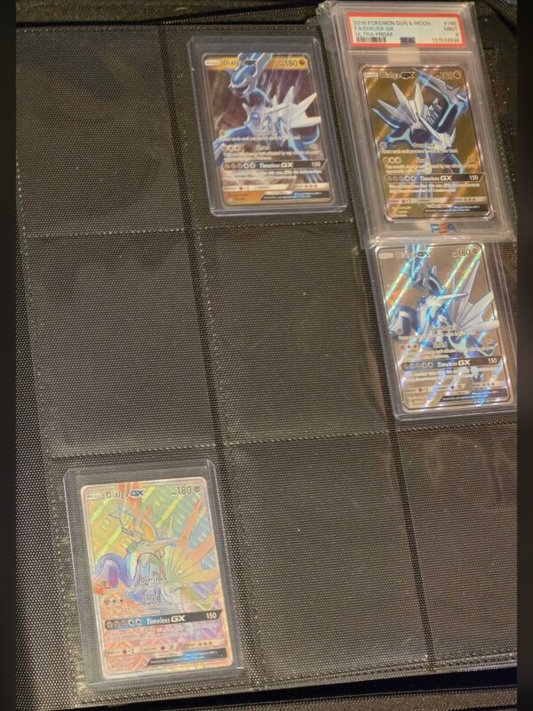Permside med Dialga GX-kort, blant dem et gradert eksemplar og et regnbuekort